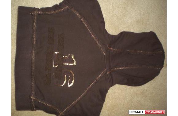 BlendShe half top from lattitude w/ golden outline