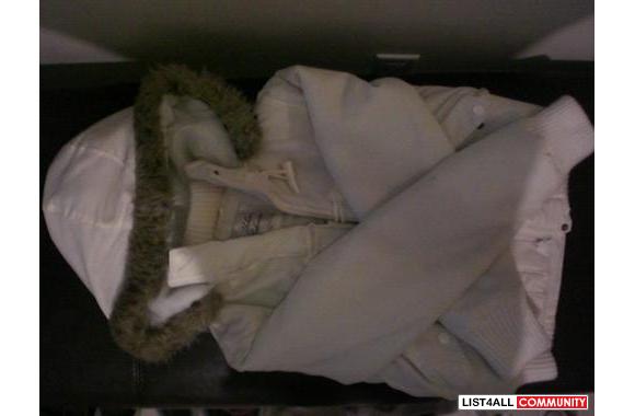 Urban Behavior white bomber jacketin great conditi