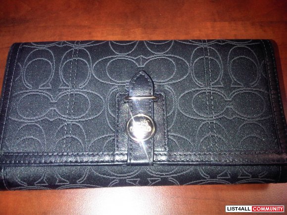 BRAND NEW COACH WALLET! 2010 STYLE!
