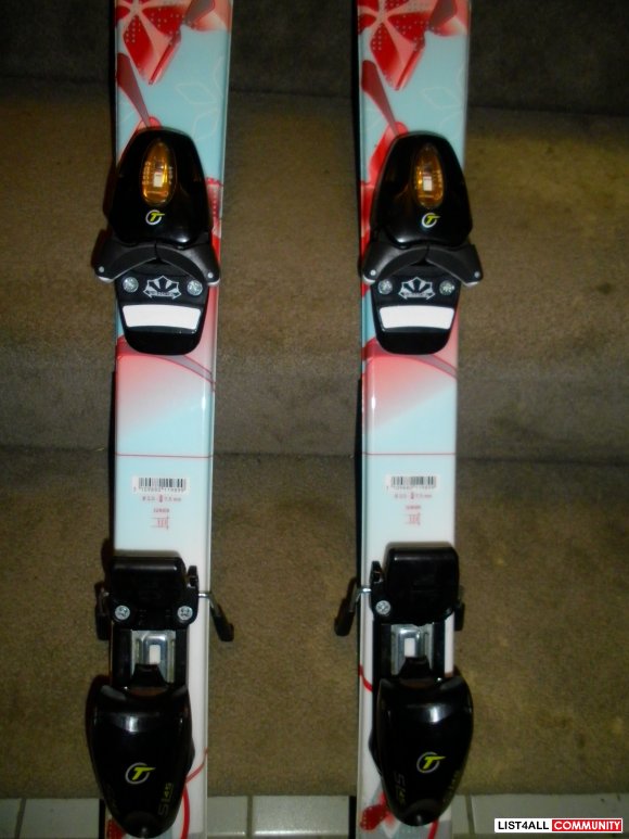 girls 120 rossignol skis