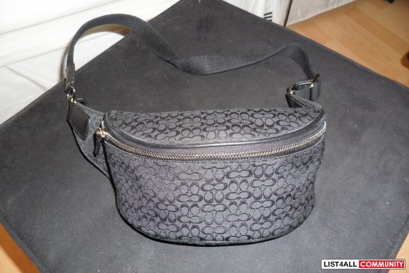 COACH - AUTHENTIC fanny pack in BLACK (retail $80) :: kjlee :: List4All