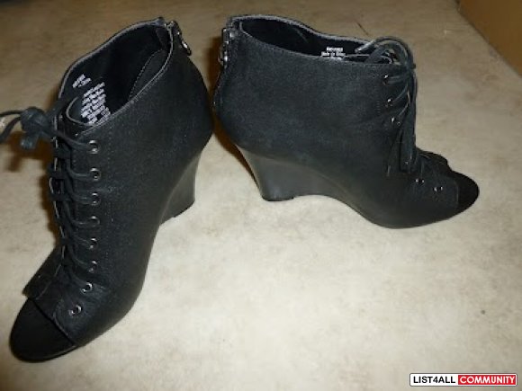 vera wang wedge booties