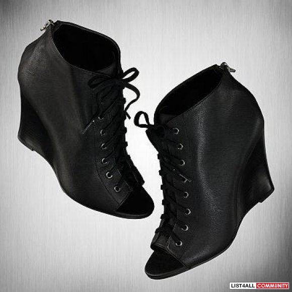 vera wang peep toe booties