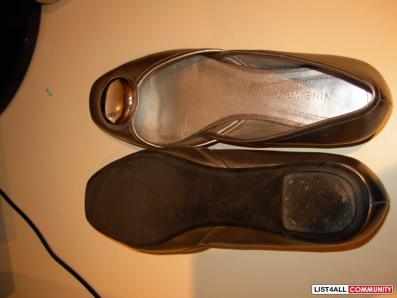 nine west silver flat shoes