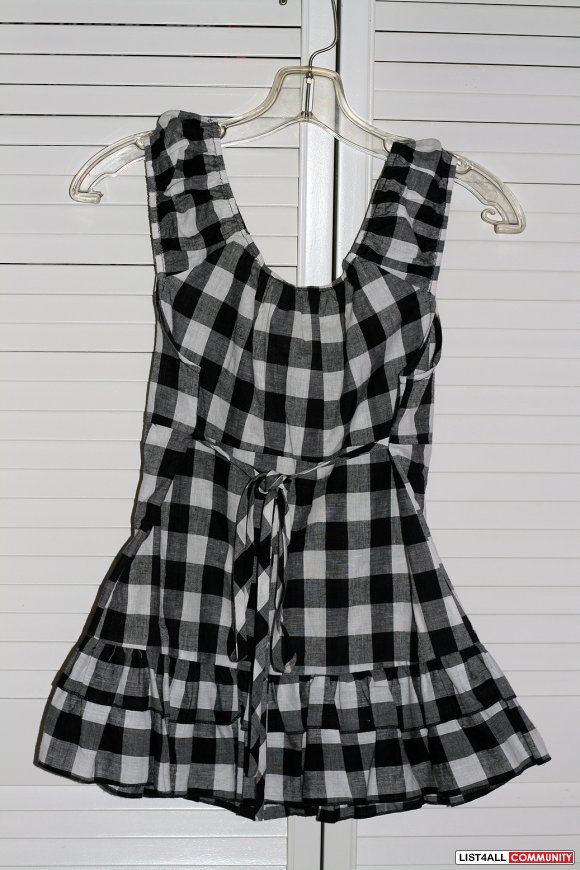 Cute Black and White Plaid Blouse Top size M