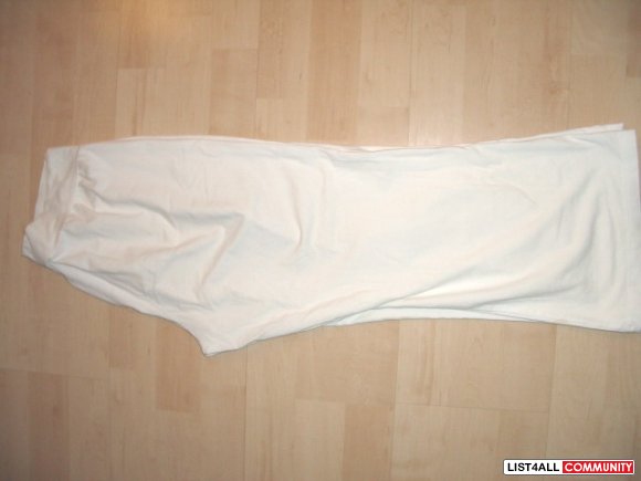 Capri stretchy maternity pants- white