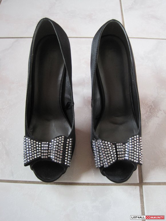 black heels size 8.5
