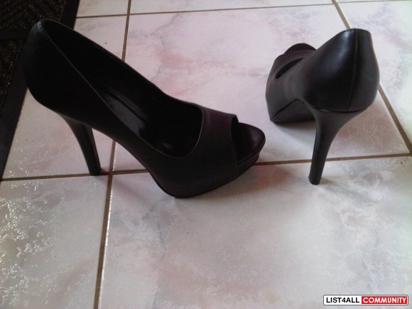 black pumps size 8.5