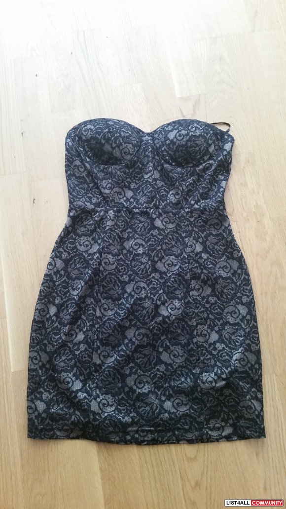 FOREVER 21 LACE DRESS SIZE M