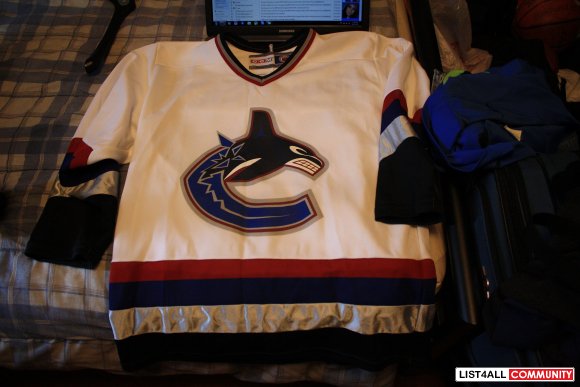 ccm canucks jersey