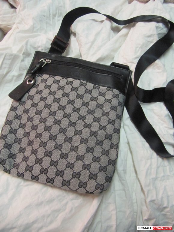 Gucci Messenger bag (non-authentic) :: coeur03 :: List4All