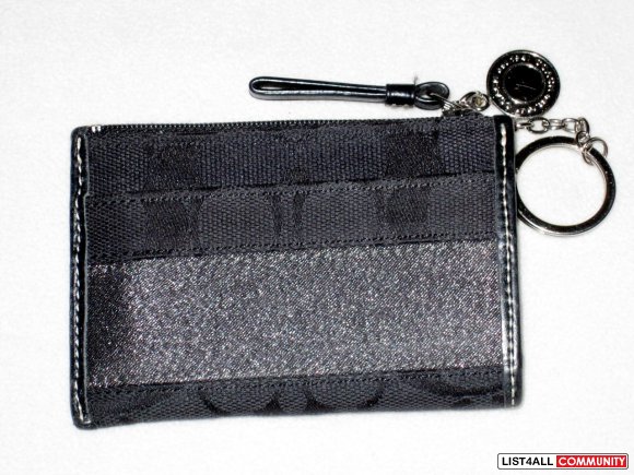 QUICKSALE $20 (was $30) - Authentic Signature Coach Mini Skinny