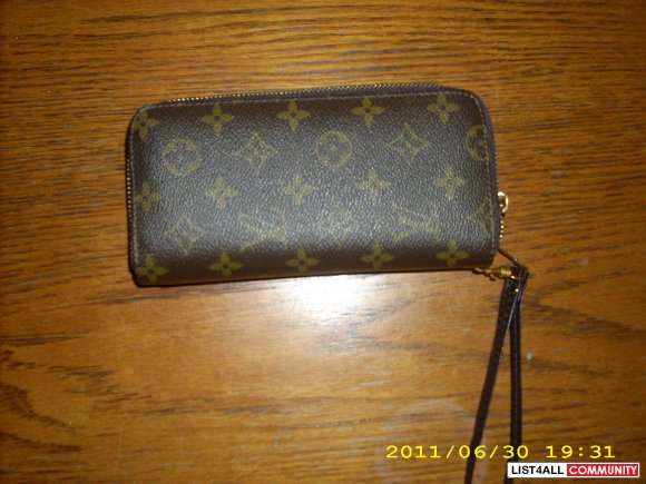 Louis Vuitton WRISTLET/wallet -reduced- :: bellastuff :: List4All
