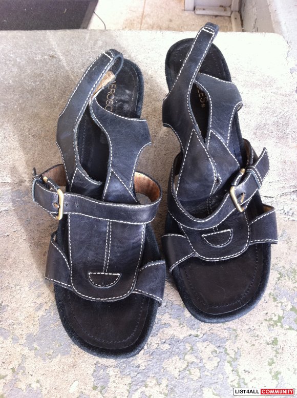 New Aerosoles (size 9- genuine leather never used 2.5 inch heel)