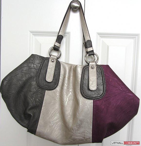 GUESS Dianne Purple Bag New with tag GUESS Dianne Purple Bag New with tag