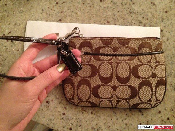 coach classic wristlet