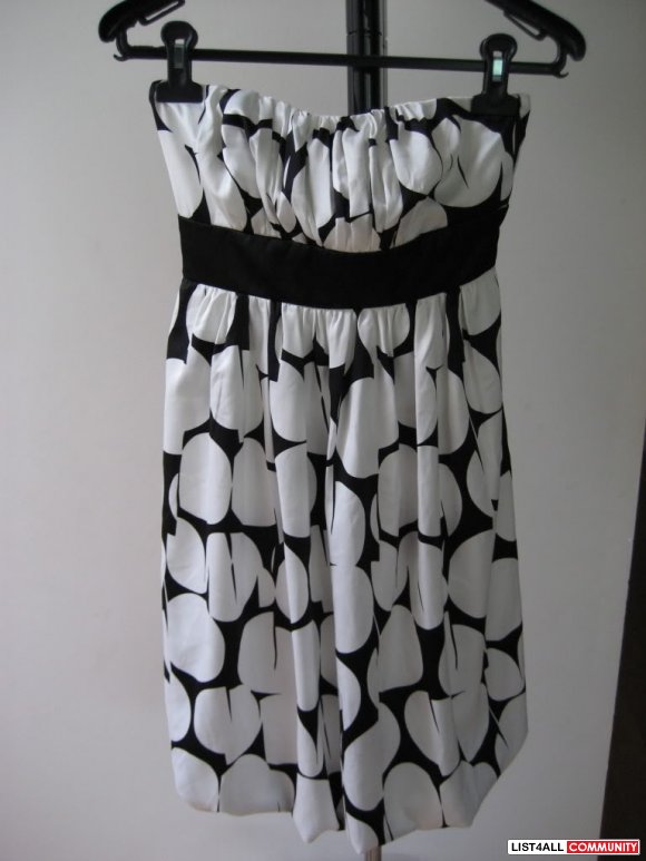 Forever 21 - Black & White Polka Dot Strapless Dress - Small