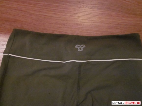 TNA ARMY GREEN SIZE S PANTS
