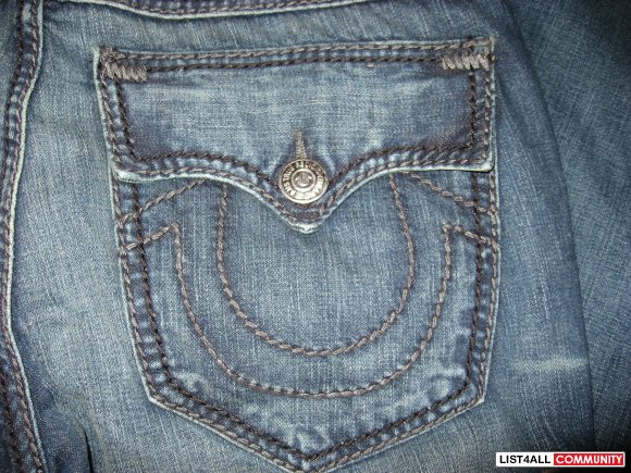 True Religion "Ricky Giant Big T" Straight Leg Jeans BNWT  Size 32,34