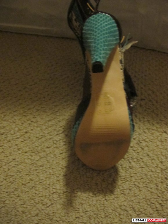 Aldo PeepToes Size 6