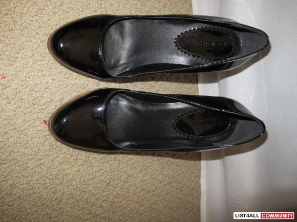 womens black heels closed toe
